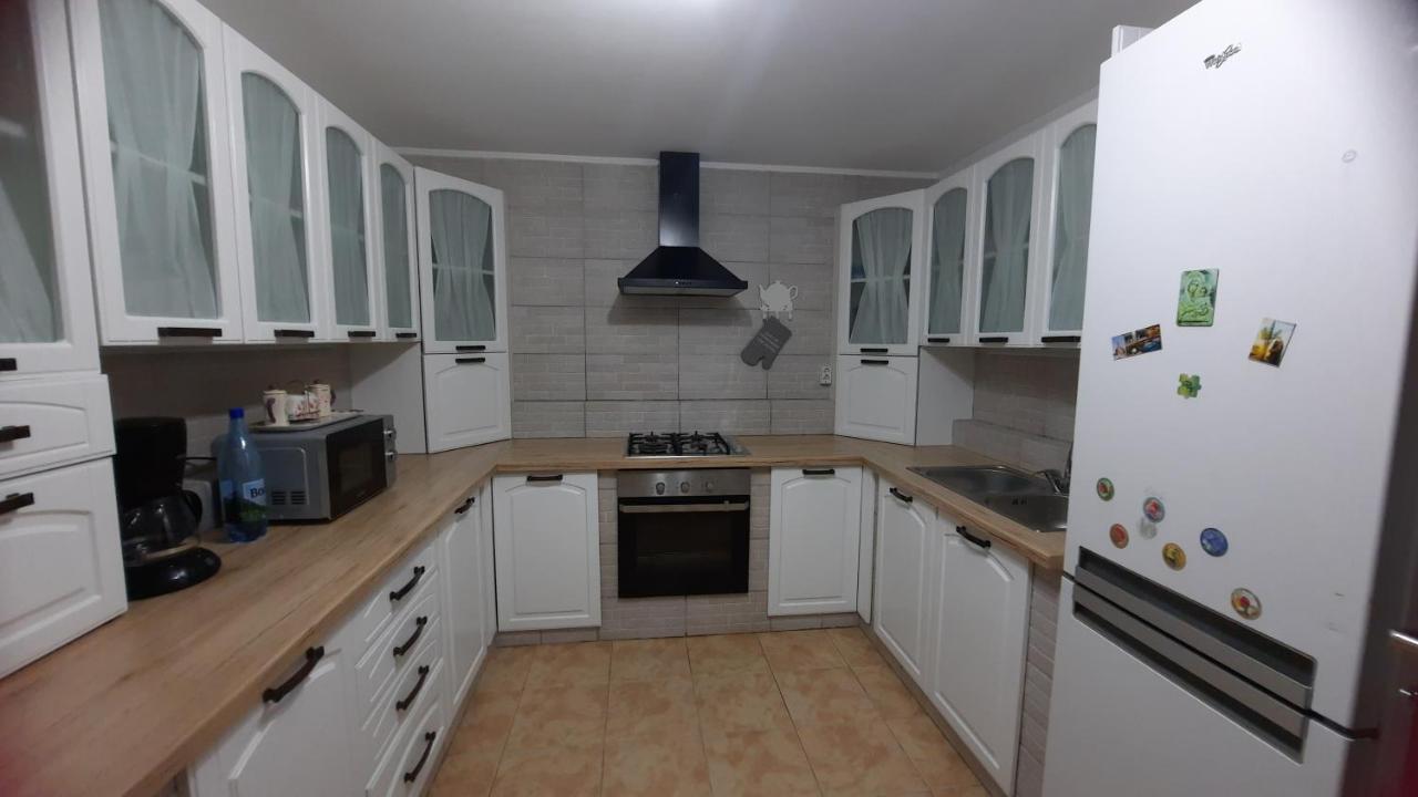 Casuta Din Deal Търгу Нямц Екстериор снимка